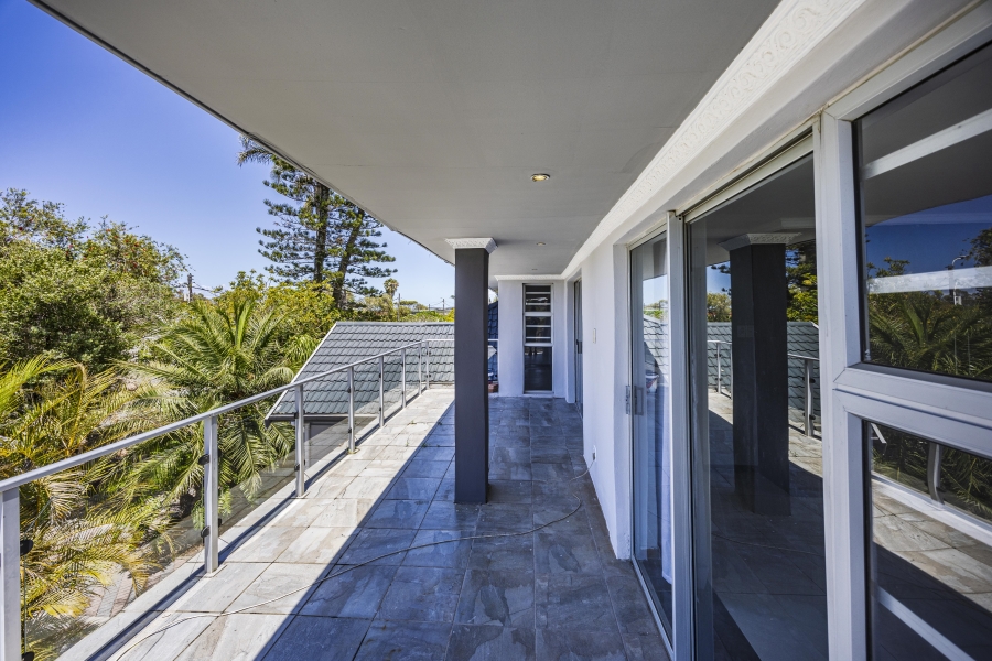 5 Bedroom Property for Sale in Sunnyridge Eastern Cape